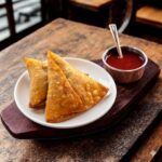 Veg Samosa (V)(D) (2/portion)